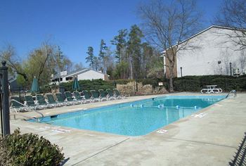 Creekside Landing Apartments in Durham, NC Swimming Pool