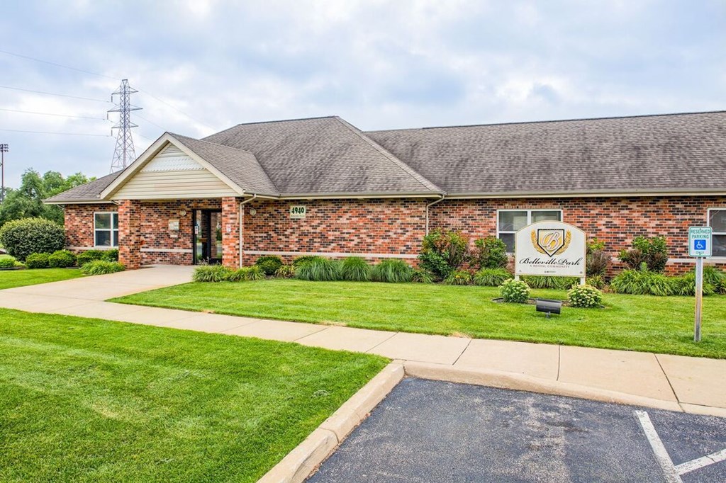this is a photo of the leasing office at church pointe apartments in dallas, tx