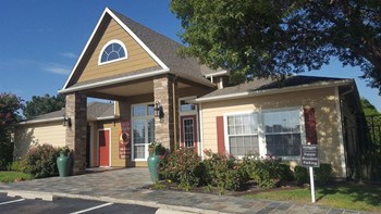 Stonegate Apartments Amarillo, Texas Leasing Office - Photo Gallery 3