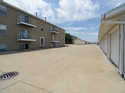 Oakbrook Court Exterior II