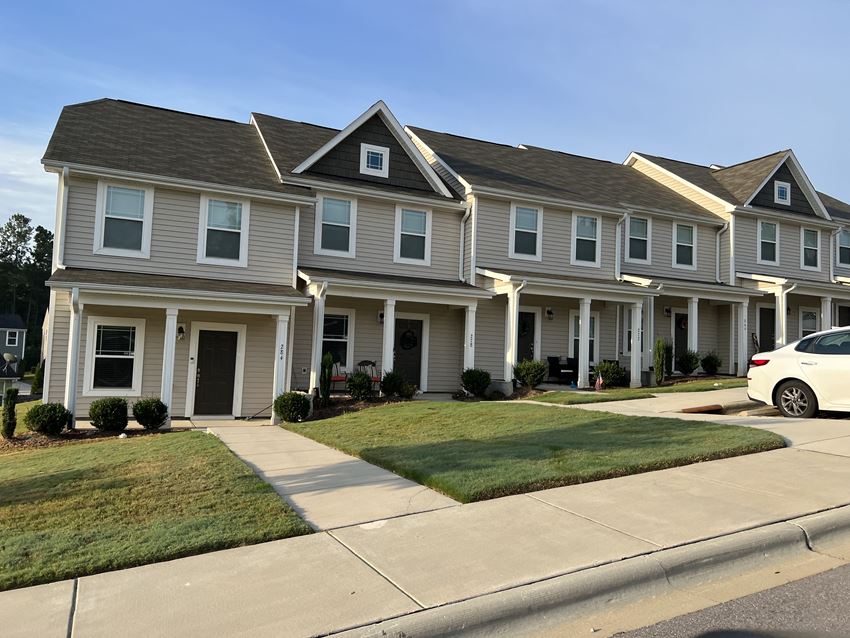 Lionsgate Apartments, Brick Kiln Loop, Clayton, NC RentCafe