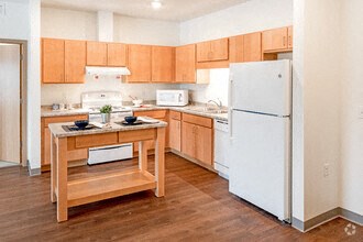 Fully Equipped Kitchen at Trail Pointe Ridge, Eden Prairie, MN