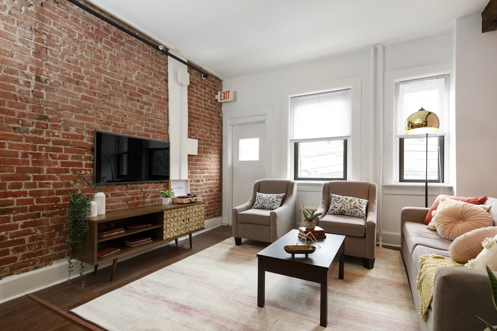 4 Bedroom Living Room at Hamilton Court