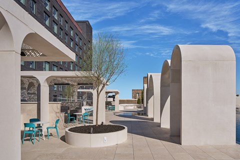 Aqua Foro Outdoor Dining