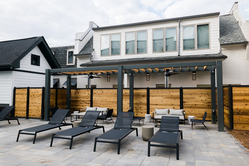 Poolside Relaxing Chairs at The Quarter House, Mississippi, 39216