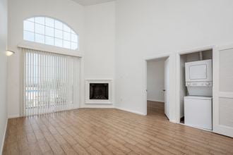 21501 Roscoe Blvd 2-3 Beds Apartment for Rent - Photo Gallery 4