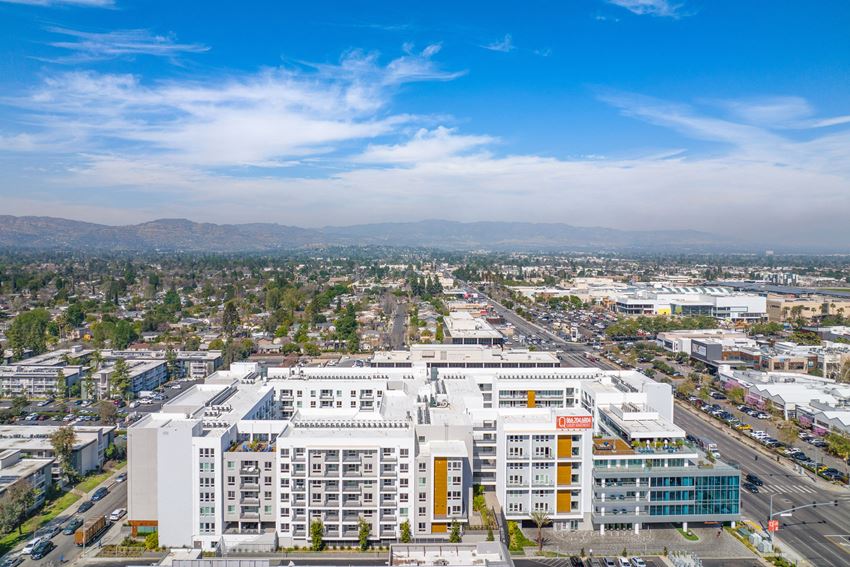 The Q Topanga Apartments, 6263 Topanga Canyon Blvd, Woodland Hills, CA