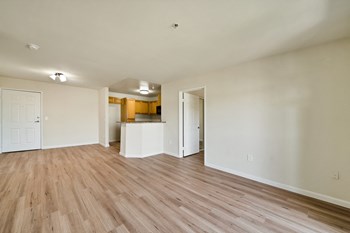 15736 Vanowen St 1-2 Beds Apartment for Rent - Photo Gallery 6