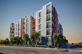 11011 Huston St 1-2 Beds Apartment for Rent - Photo Gallery 1