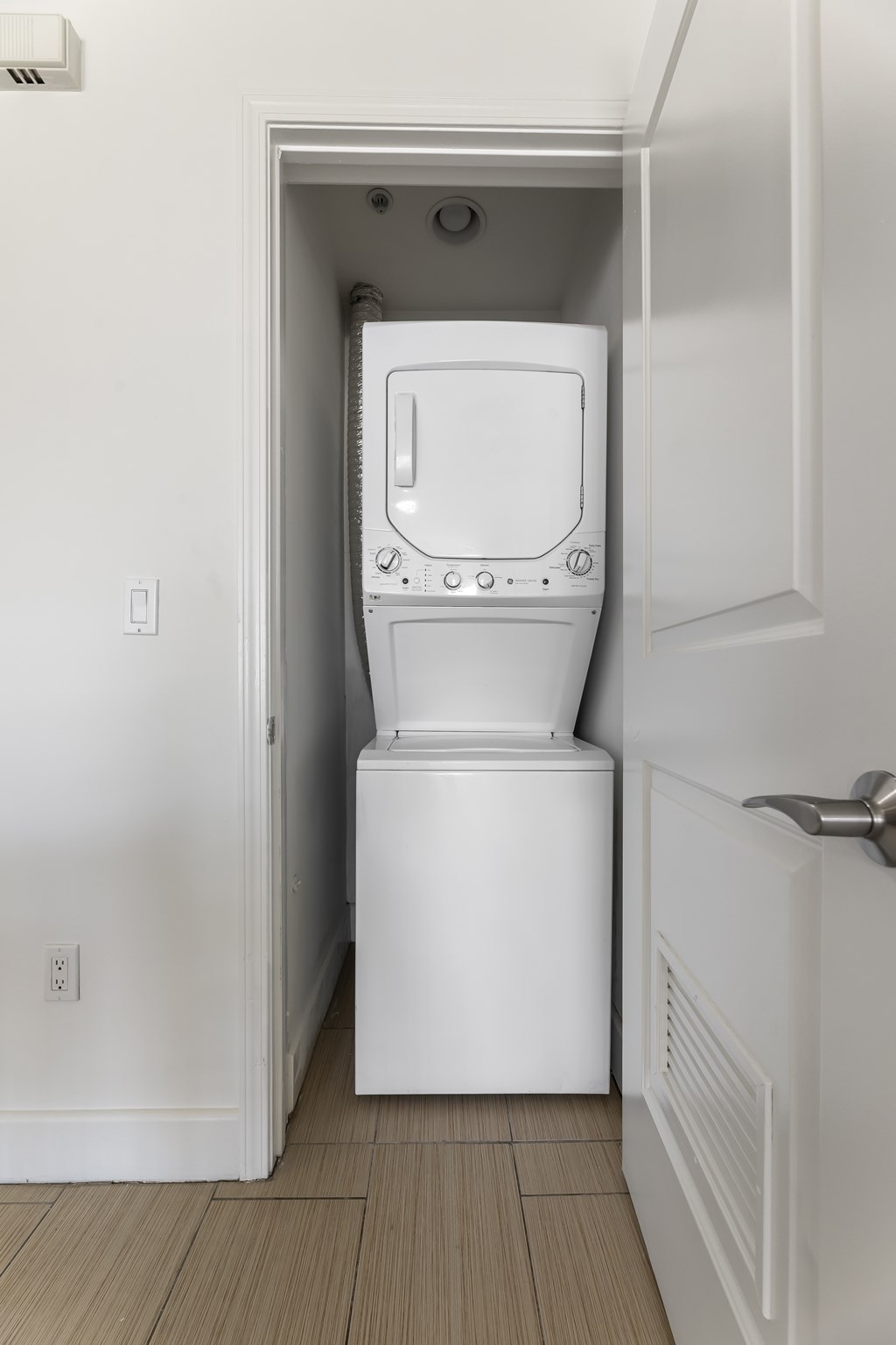 The Social Apartments