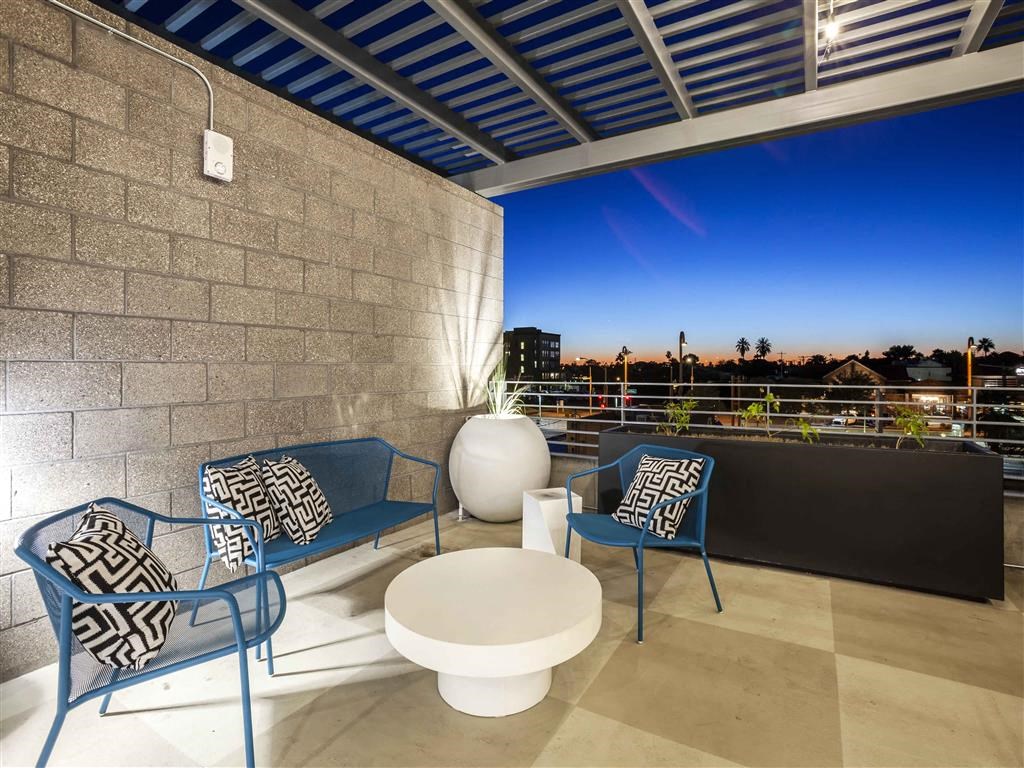 Circa Central Avenue