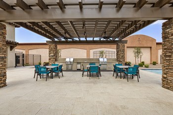 Outdoor BBQ Grill with Intimate Seating Area - Photo Gallery 7