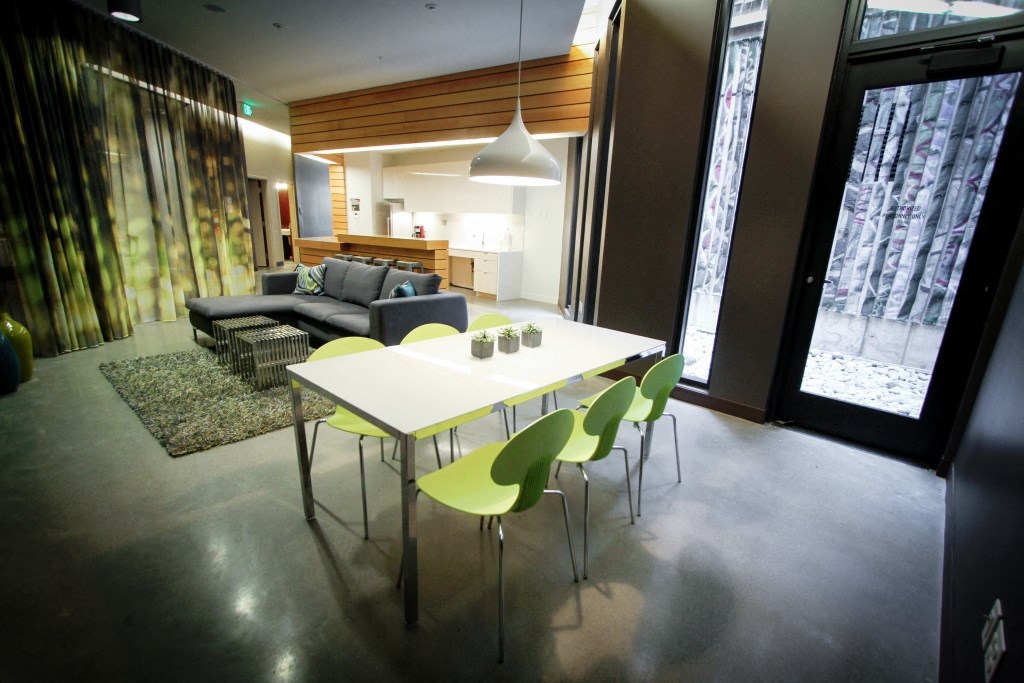 Clubhouse With Kitchen at Pine Minor, Seattle