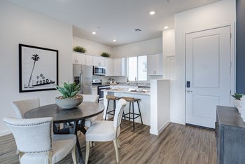 Elegant Dining Space - Photo Gallery 18