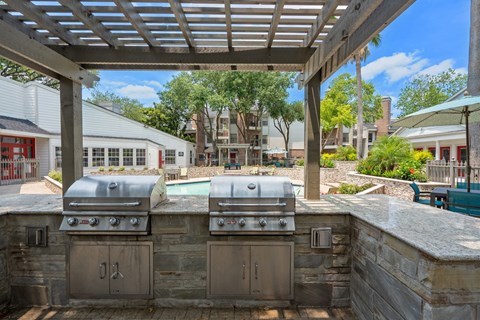 Grill, BBQ, Pool, Clubhouse