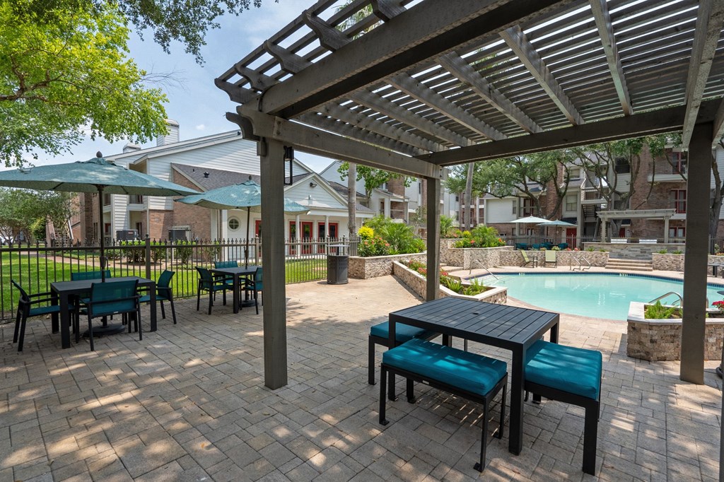Pool, Pool Deck, Patio, Picnic