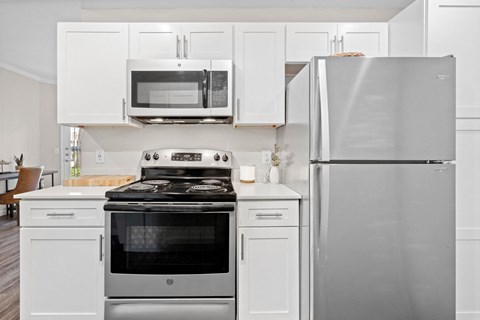 Kitchen, Stove, Refrigerator, Granite Countertops, Microwave, Pantry, Laundry