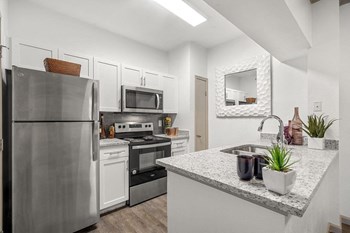 Kitchen, Stove, Refrigerator - Photo Gallery 6