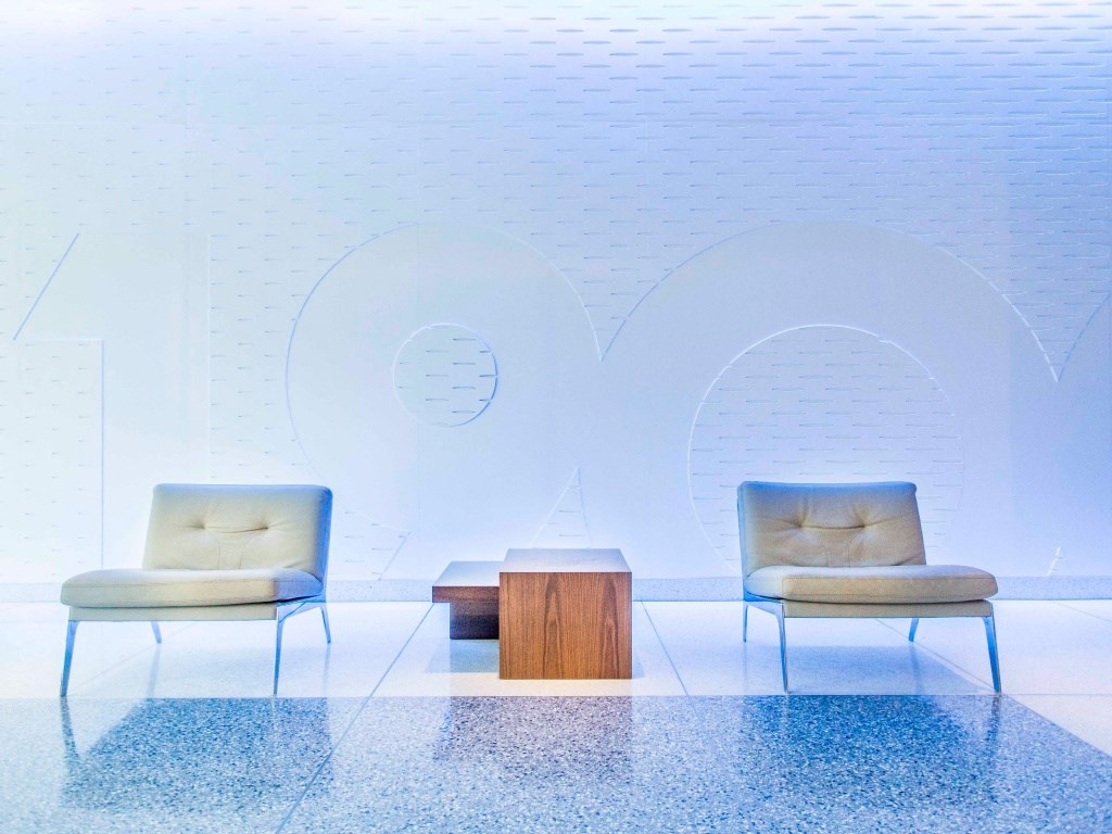 The modernly appointed 1900 Arch lobby