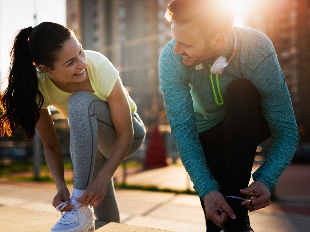 Two 1900 Arch residents prepare to go for a run