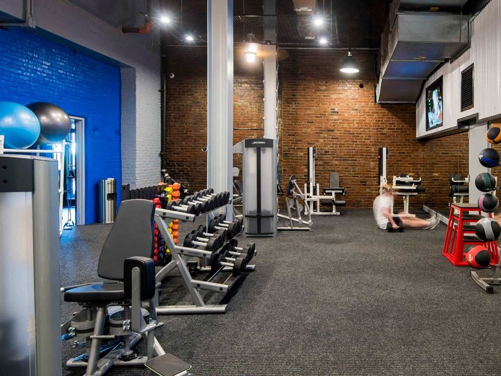 The fitness center at Kardon Atlantic