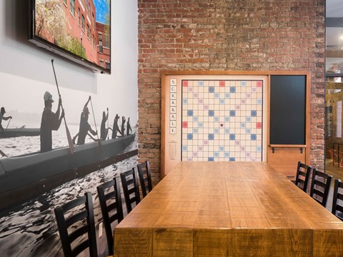 The resident lounge at Kardon Atlantic offers table games, big screen TVs and WiFi