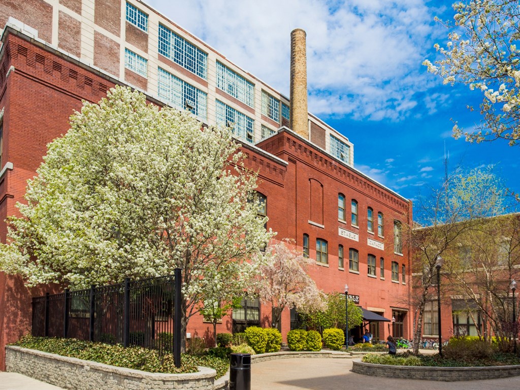 The Kardon Atlantic main entrance