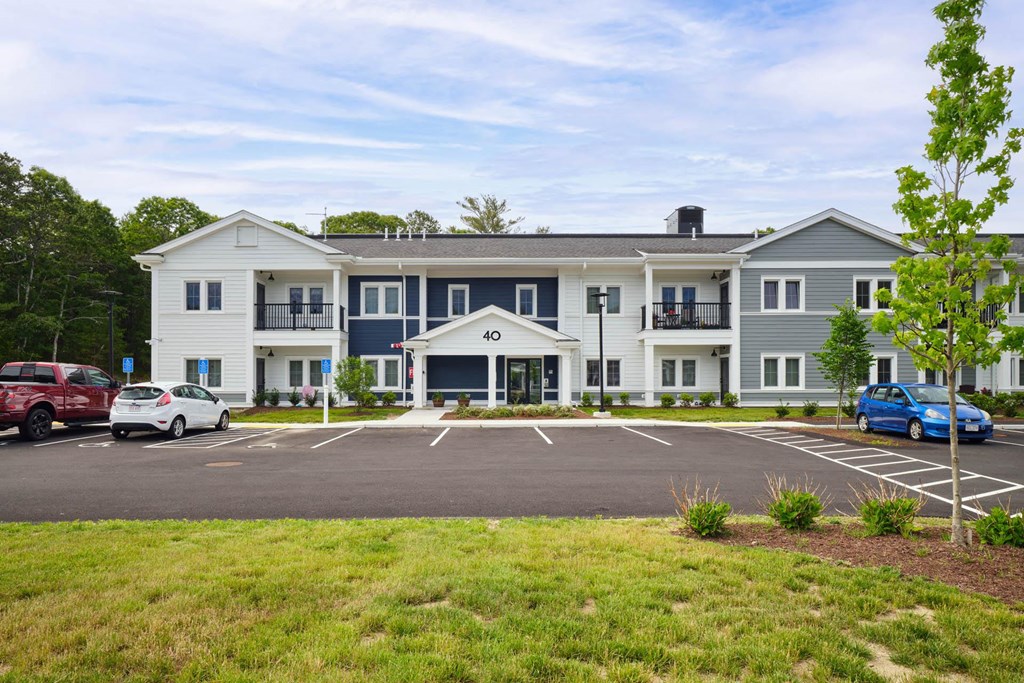 the enclave at homecoming terra vista parking lot