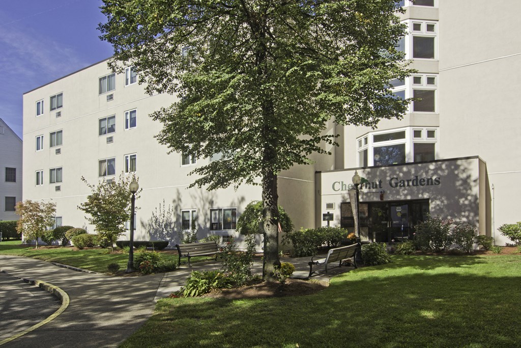 the building in which the hotel is located