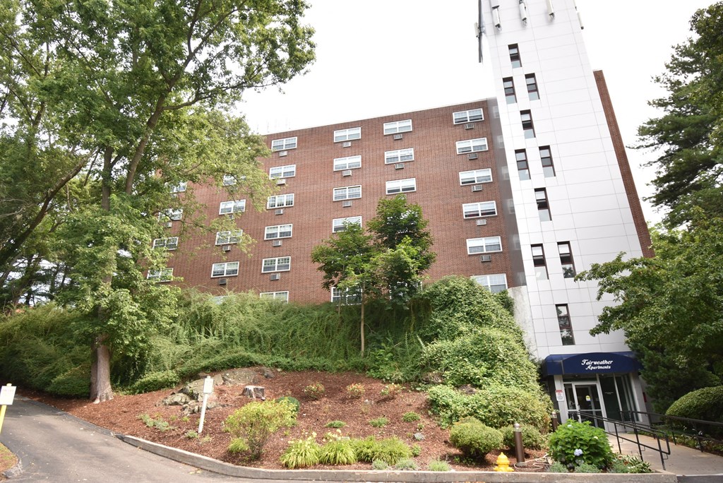 the building where the hotel is located is shown