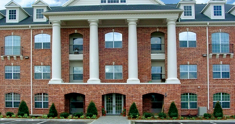 Luxury apartments with red brick exteriors and beautiful scenic views next to Ridgedale Mall and Minutes from Downtown Minneapolis