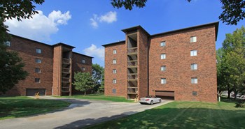 Apartments with underground parking garage at Embassy Park Apartments in Omaha, Nebraska - Photo Gallery 9