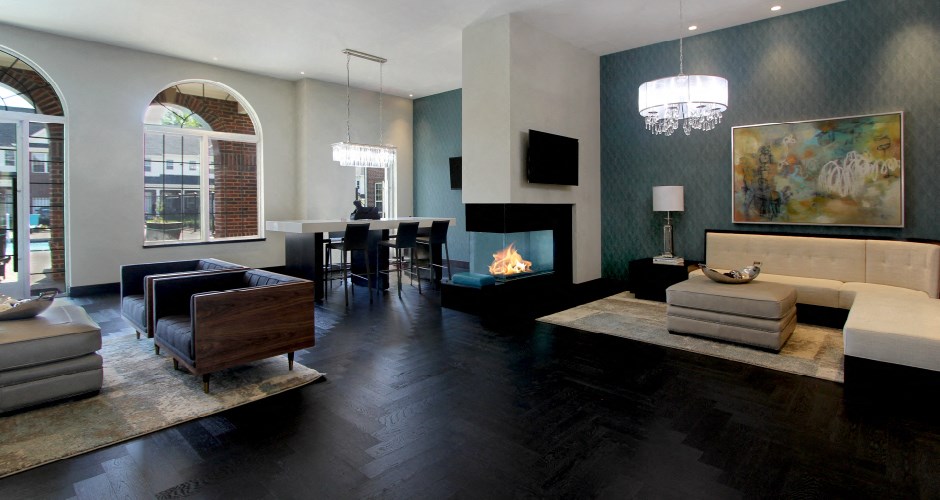 Luxury apartments with resident lounge, free wi-fi, and cyber café at Bellemeade Apartments in west Des Moines