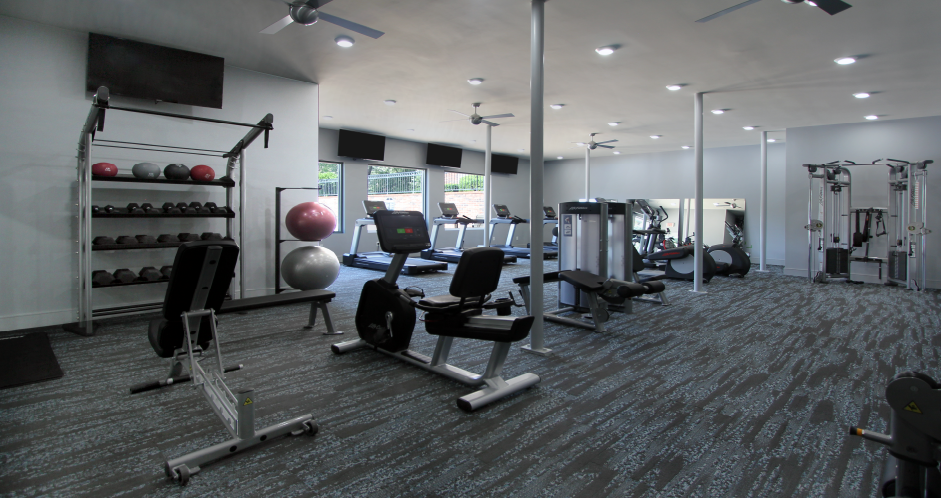 Apartments located near the University of Nebraska Lincoln with a huge 24-hour fitness center