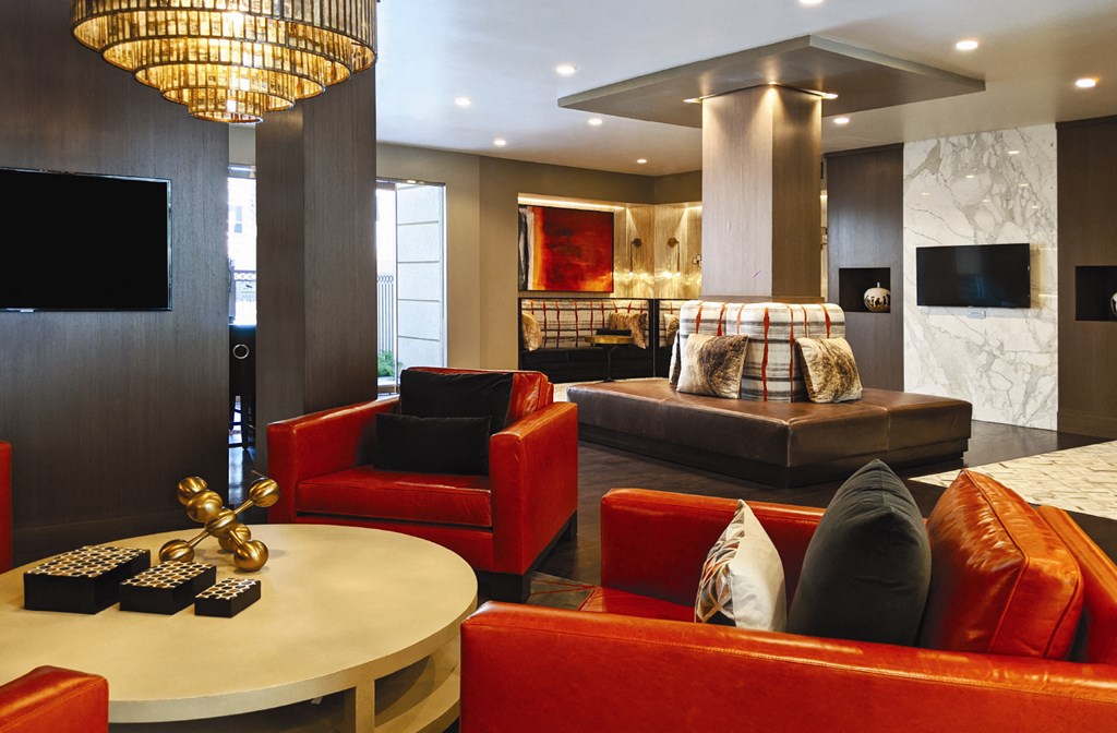 Luxury apartments with wi-fi enabled cyber café and clubhouse at Tuscany Walk Apartments in Houston.