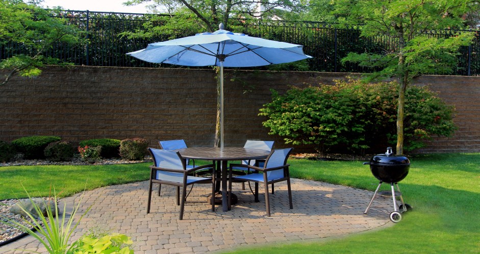 Luxury apartments with lush landscaping, picnic area, grilling station, park-like setting, and scenic views at Lenox Village Apartments in Lincoln, Nebraska