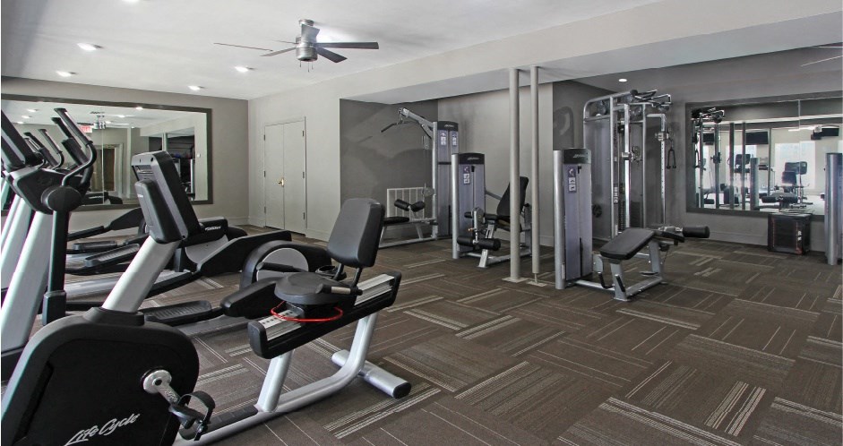 Apartments in central Lincoln, Nebraska with huge 24-hour fitness center at LionsGate Apartments