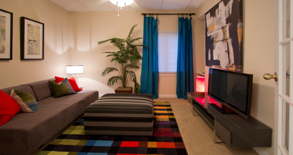 Spacious den or office space at Embassy Park Apartments in Omaha, Nebraska