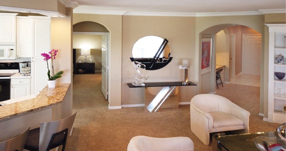 Luxury apartments with spacious floor plan, granite bar tops, oversized windows, and granite breakfast bars at RidgeGate Apartments in Minnetonka, Minnesota