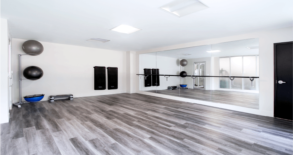 Luxury apartments in the Las Colinas area with a huge fitness center and yoga studio