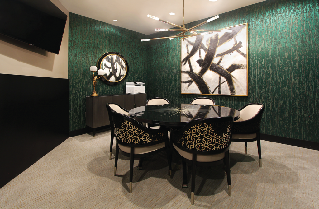 Luxury clubhouse, luxury resident lounge, luxury meeting area at Le Palais Apartments in Houston.