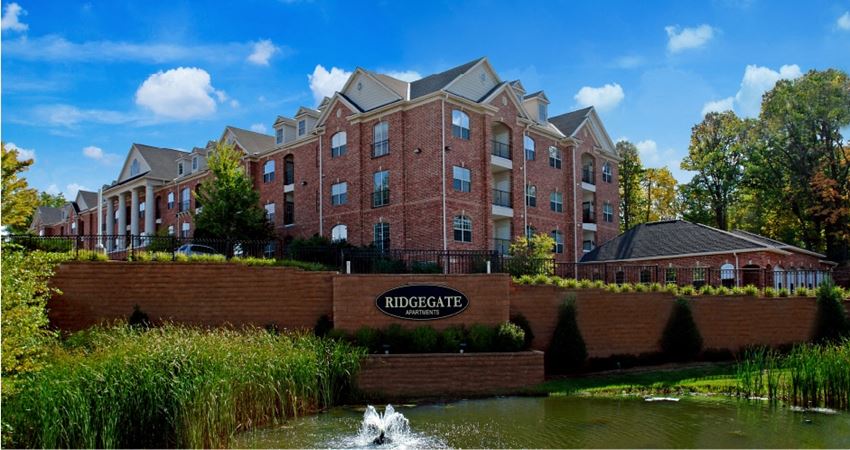 Luxury apartments next to Ridgedale Mall and Minutes from Downtown Minneapolis with beautiful scenic views at RidgeGate Apartments in Minnetonka, Minnesota - Photo Gallery 1