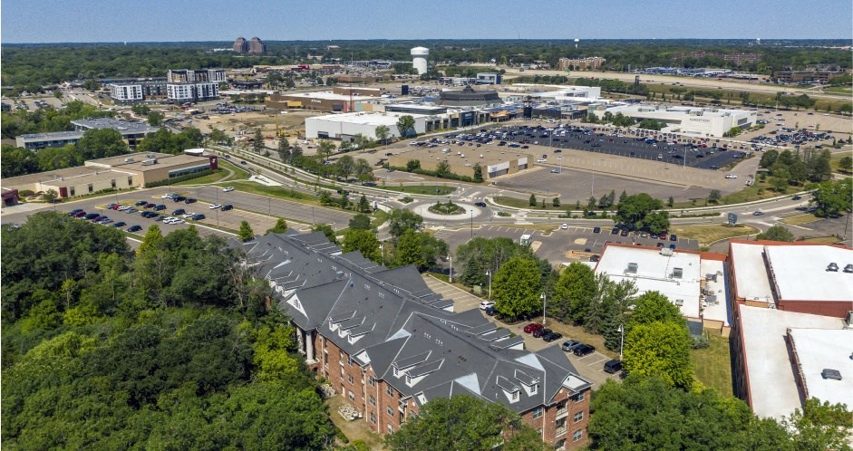 Luxury apartments next to Ridgedale Mall and Minutes from Downtown Minneapolis