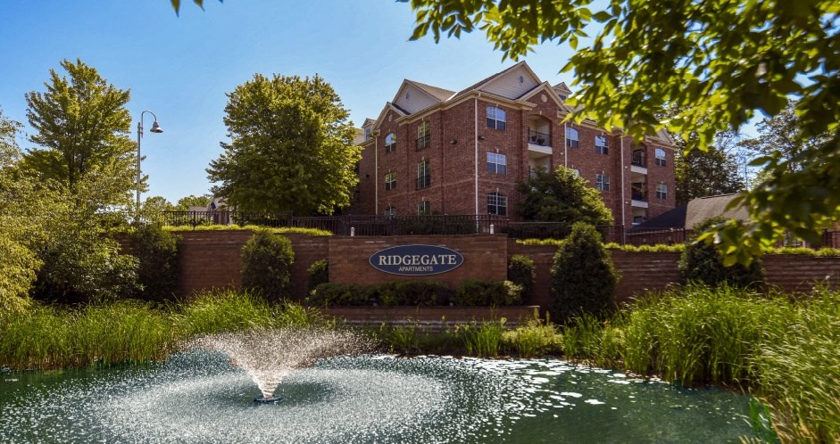 Luxury apartments with red brick exteriors and beautiful scenic views next to Ridgedale Mall and Minutes from Downtown Minneapolis