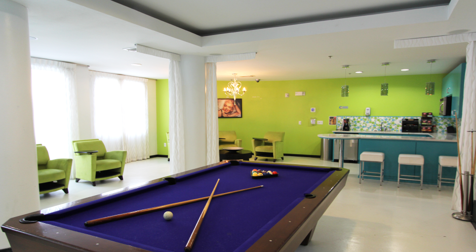 Luxury apartments in the Las Colinas area with resident lounge, resident game room, and pool table