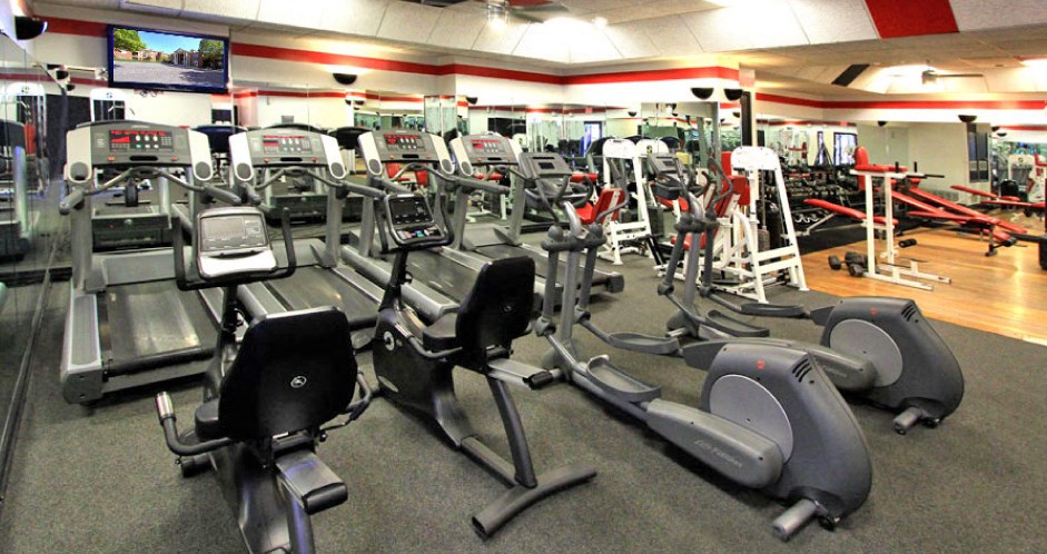 Luxury apartments in north Dallas with fitness center and aerobics center at The Dorchester Apartments