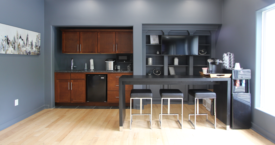 Recently remodeled large clubhouse with free wi-fi, resident lounge, and resident kitchen area at Kensington Woods Apartments in Omaha, Nebraska