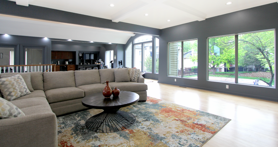 Recently remodeled large clubhouse with free wi-fi, resident lounge, and resident kitchen area at Kensington Woods Apartments in Omaha, Nebraska