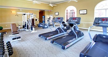 Luxury apartments with fitness center at Rockledge Oaks Apartments in Lincoln, Nebraska - Photo Gallery 5