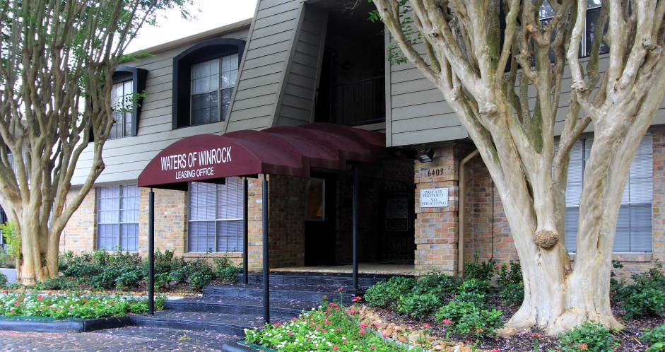 the building in which the hotel is located